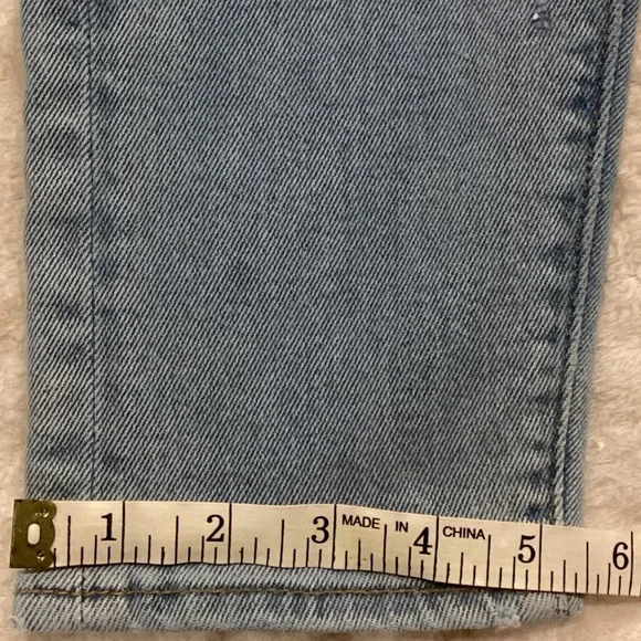 Levi’s Wedgie Fit Light Wash Denim Jeans, Size 26 - Picture 11 of 14